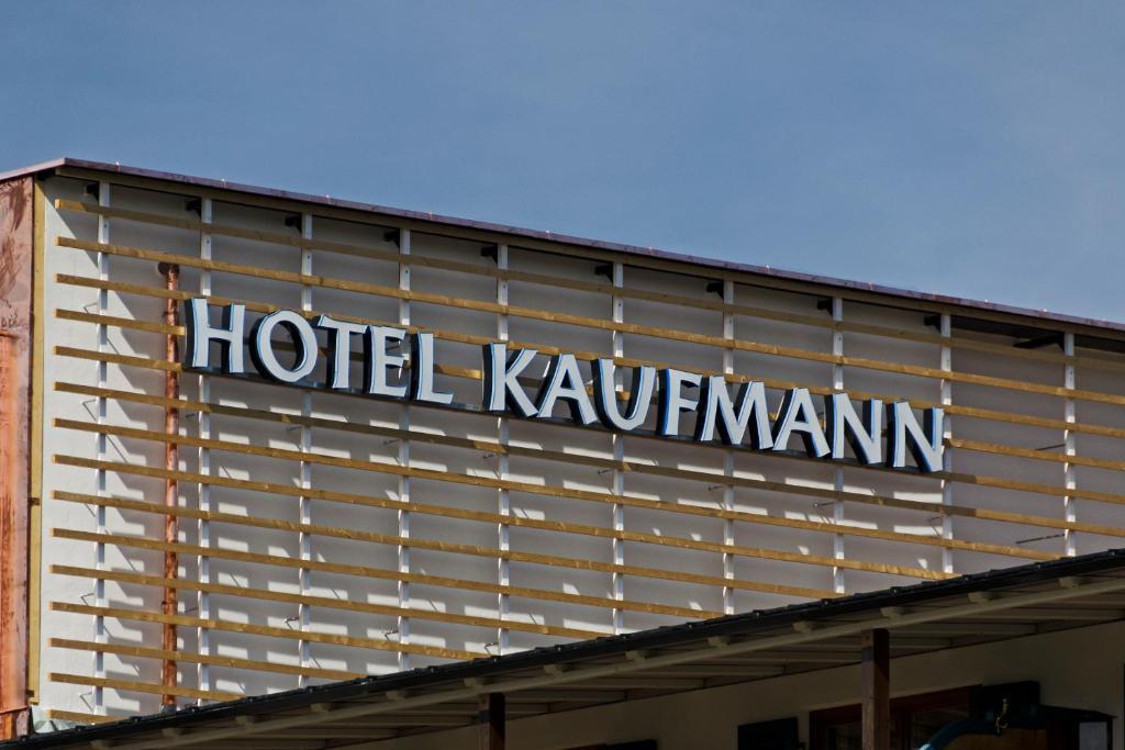 Roßhaupten Hotel Kaufmann מראה חיצוני תמונה